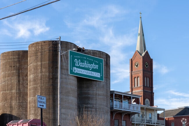 Washington shows its community pride in downtown decor.