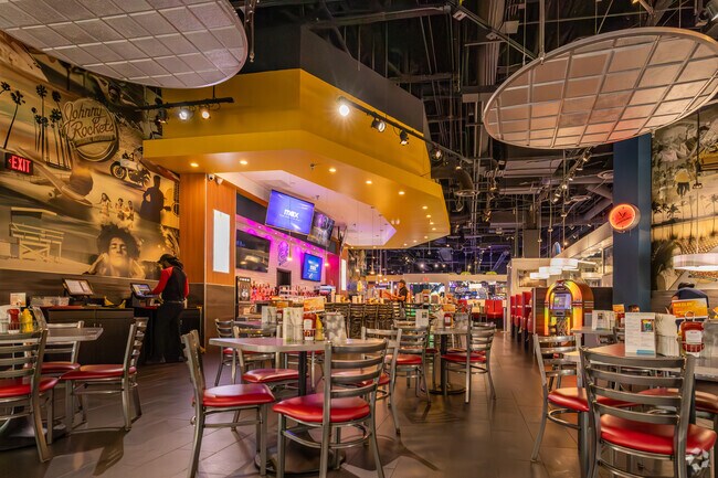 An amazing mid-century diner vibe is the theme for Johnny Rockets at Sawgrass, Florida.