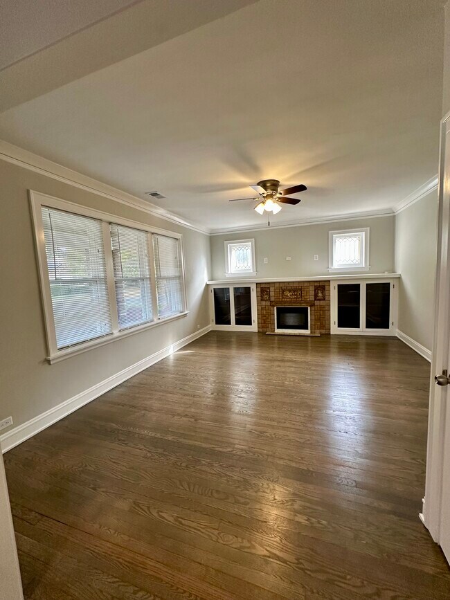 2501 Grove St unit 1, Blue Island, IL 60406 - photo 2