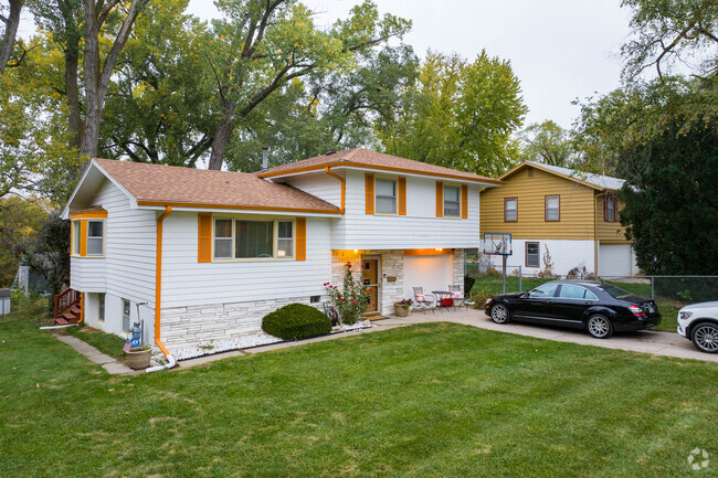 You will find split-level homes throughout the Druid Hill neighborhood.