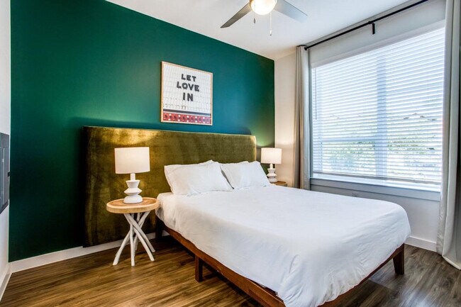 2425 E Riverside Dr unit ID1240264P, Austin, TX 78741 - photo 2