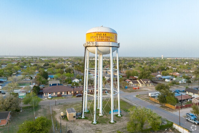 Donna High School prepares students for higher education.