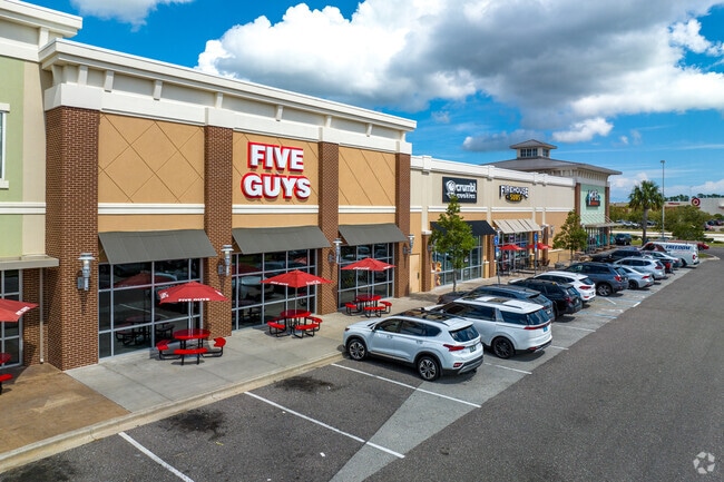 Hammock Landing in West Melbourne offers a diverse selection of dining options.