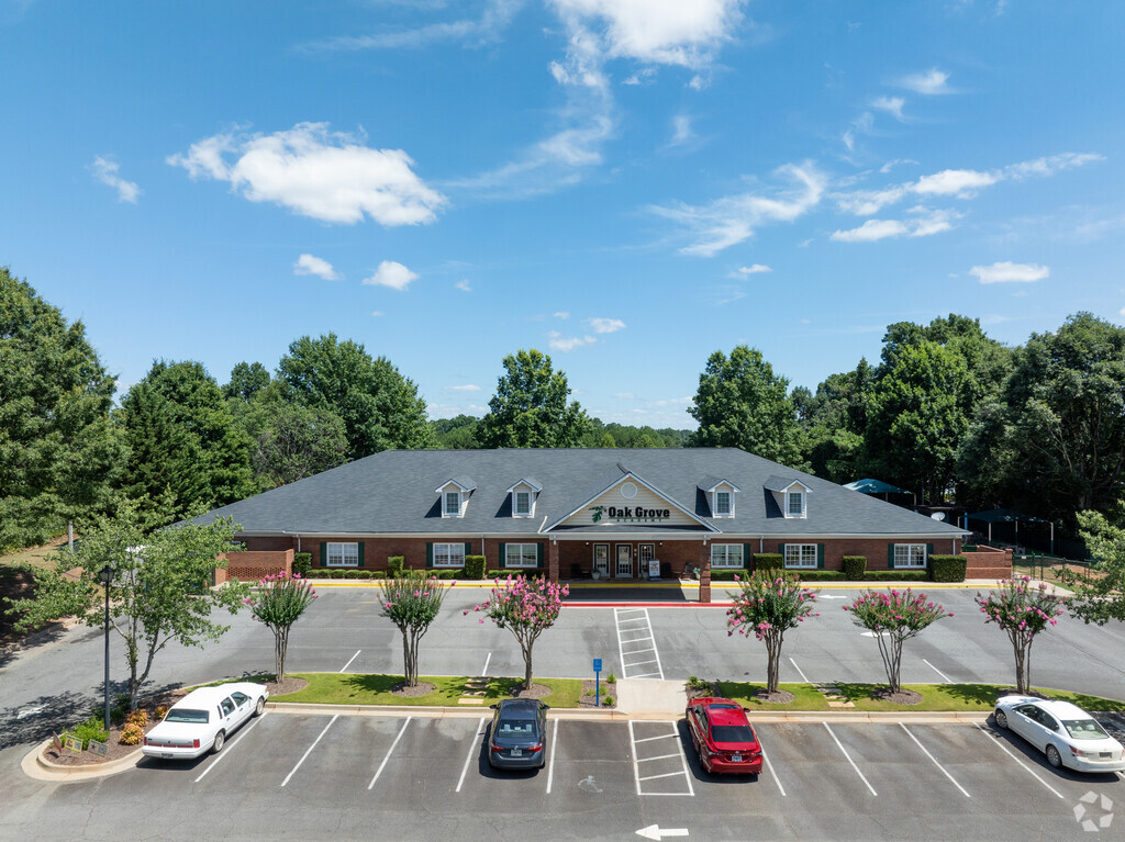 Oak Grove Academy a teaching philosophy that accentuates the structure to learn and explore.