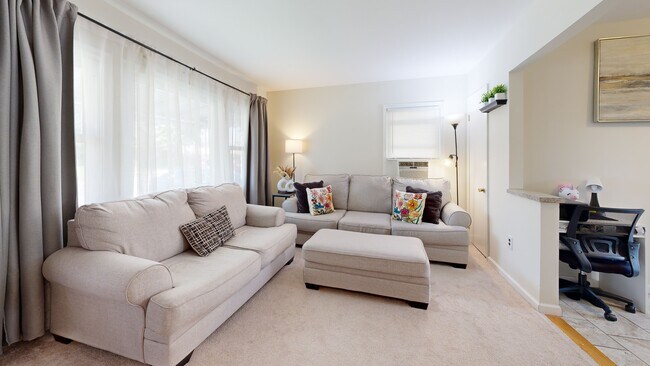 54 Holly St, Port Reading, NJ 07064 - photo 2