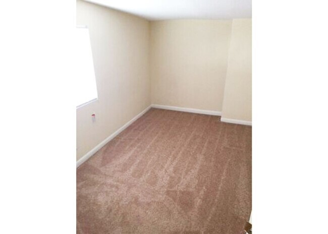 2829 Glendora Ave unit 2829-03, Cincinnati, OH 45219 - photo 2