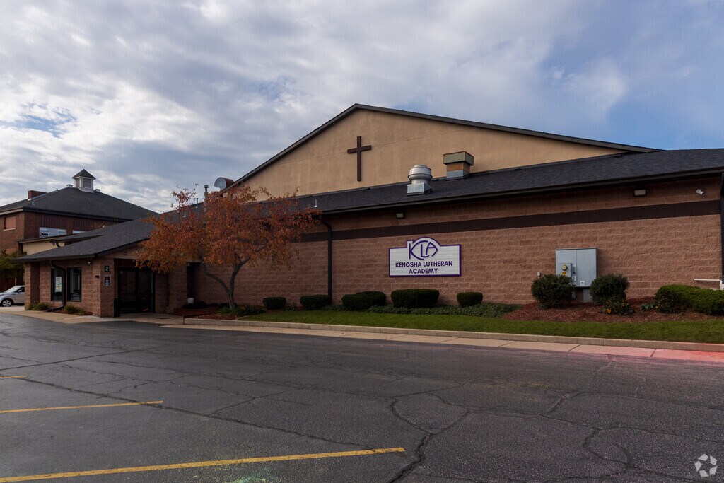 Kenosha Lutheran Academy provides education in the neighborhood of 
Kenosha.