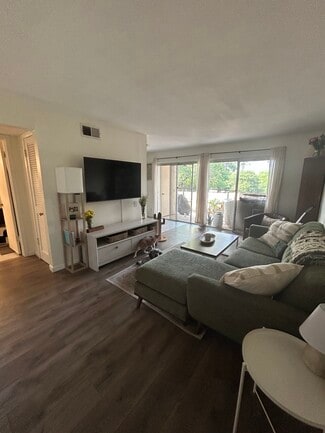 620 S 1st St Unit 106, Austin, TX 78704
