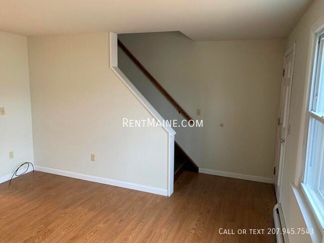 33 Yale St, Bangor, ME 04401 - photo 2