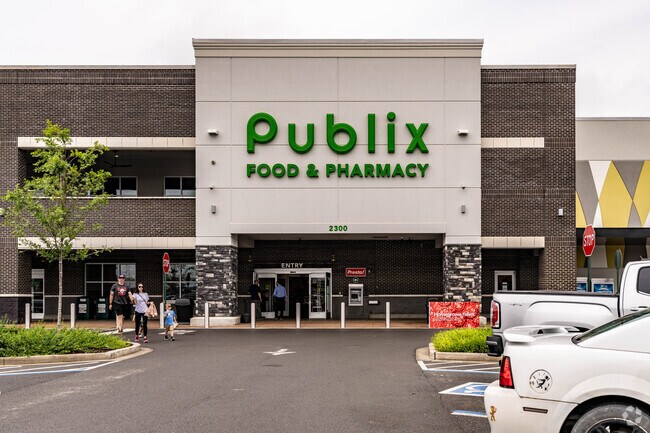 Locals can do their grocery shopping at Publix near Sugar Tree.