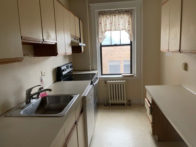 370 Chestnut Hill Ave unit 41, Brighton, MA 02135 - photo 5