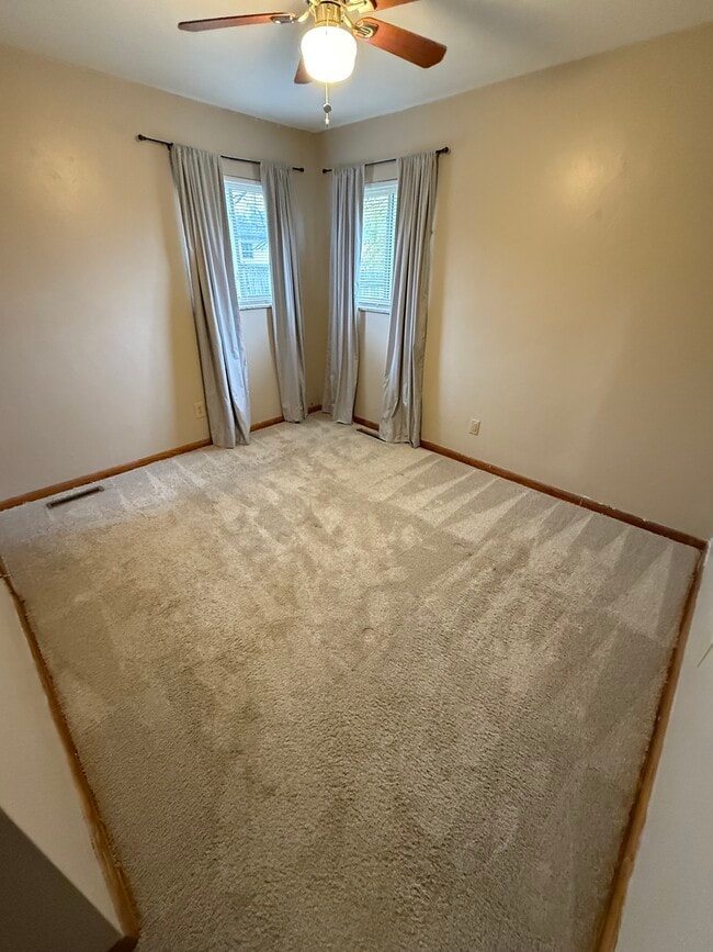 906 19th St, Vienna, WV 26105 - photo 6