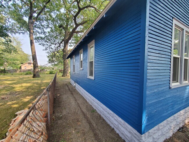 2642 Riordan St, Muskegon, MI 49444 - photo 7