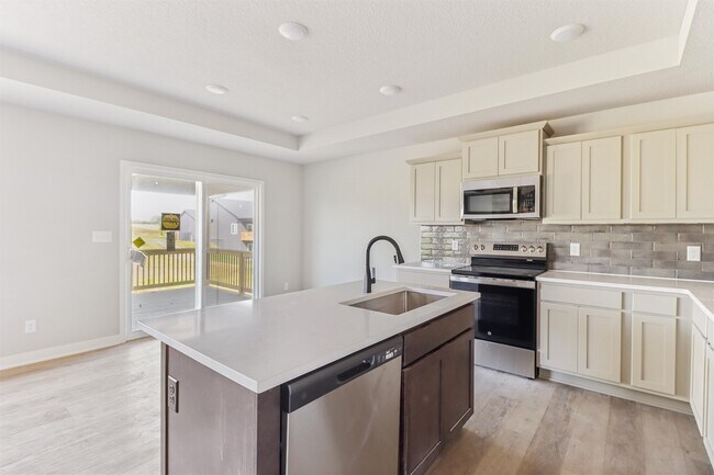 3292 NW Brookside Dr, Grimes, IA 50111 - photo 5