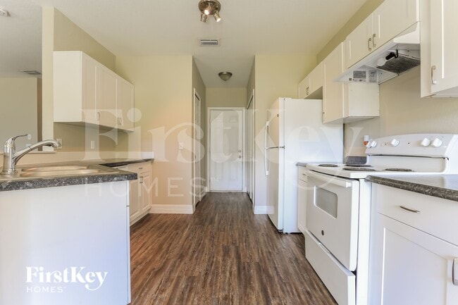 2728 Parrot St, North Port, FL 34286 - photo 5