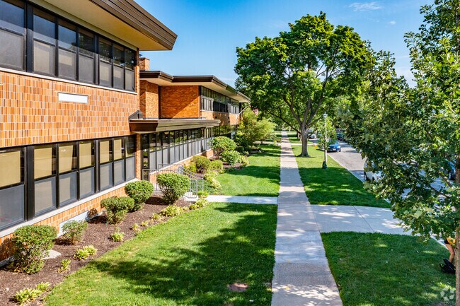 Abraham Lincoln Elementary School serves students in Oak Park.