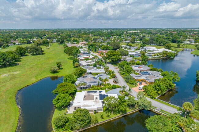 The Woodlands' central feature is Woodlands Country Club.