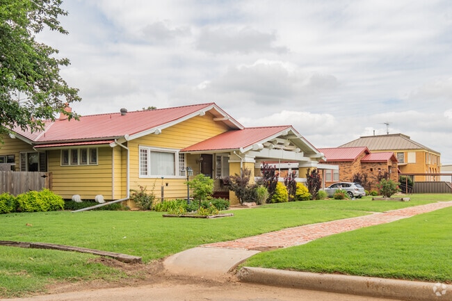 Ranch-style homes are a common housing option for Geary residents.