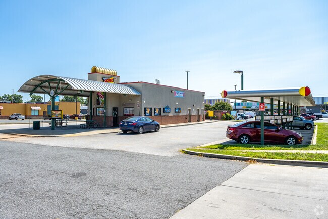 Fast food favorites like Sonic make dining in Lakeland quick and convenient.