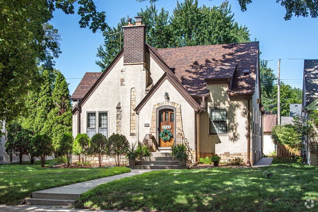 Charming Tudor style homes with pristine landscaping can be found in Diamond Lake.