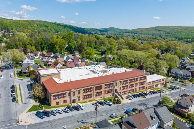 Mount Penn Primary School welcomes current and prospective students.