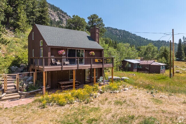 Most single family homes were built in the 1970s and have cabin-inspired architecture.