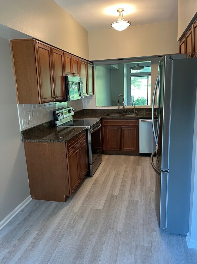 378 White Oak Ln, Lake Barrington, IL 60010 - photo 4