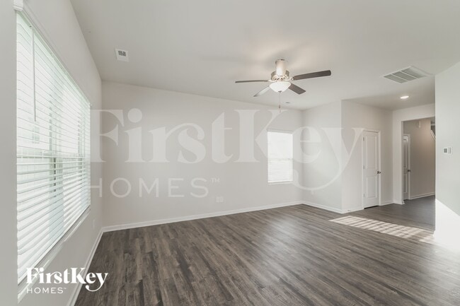 5304 Cobblestone Glen Dr, Charlotte, NC 28213 - photo 4