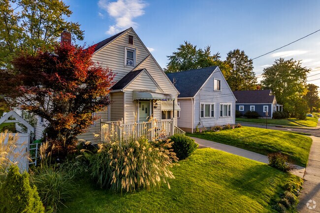 Cozy homes on well-manicured lots line streets in Ellet.