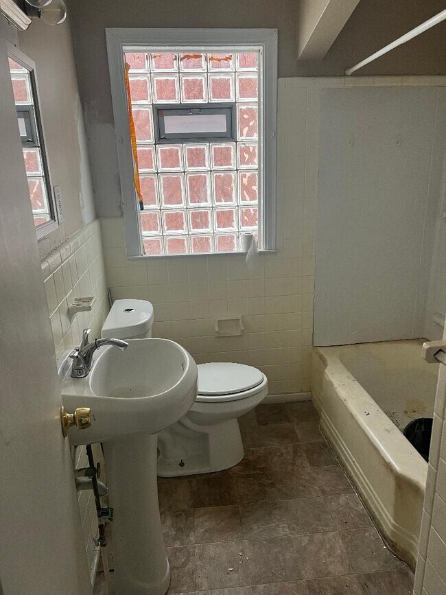 18516 Runyon St, Detroit, MI 48234 - photo 7