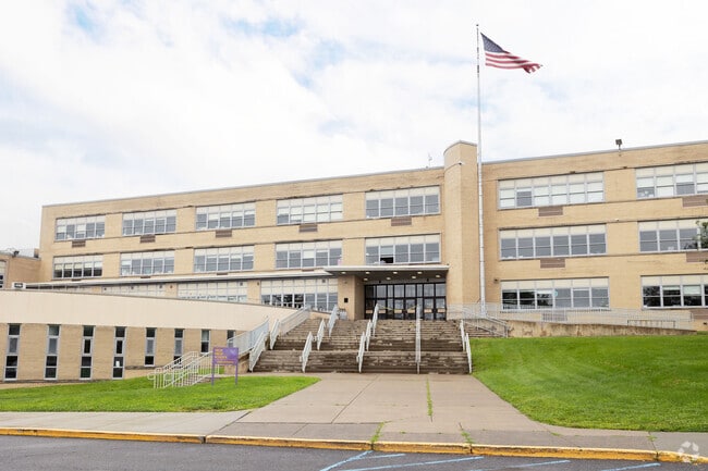 Troy High School serves the area of Troy, NY and the grades of 9-12.