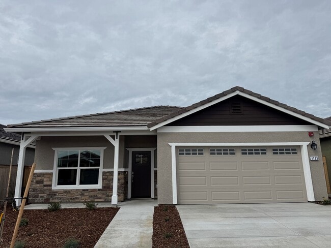 Lot 77 - Exterior - 1605 C (3).jpg