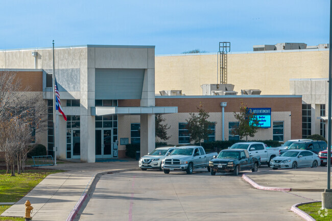 The student population of AA E Butler Intermediate School is 578 students.