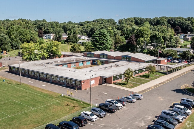Lt. Elmer J. McMahon Elementary School is located in Holyoke.