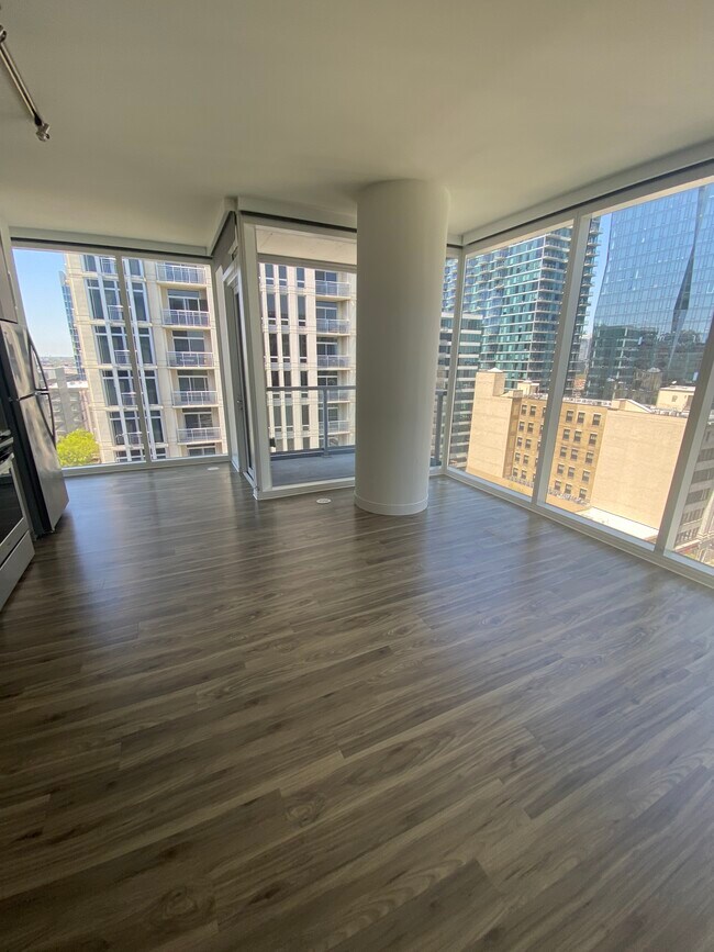 Michigan 1400 unit 1409, Chicago, IL 60605 - photo 2