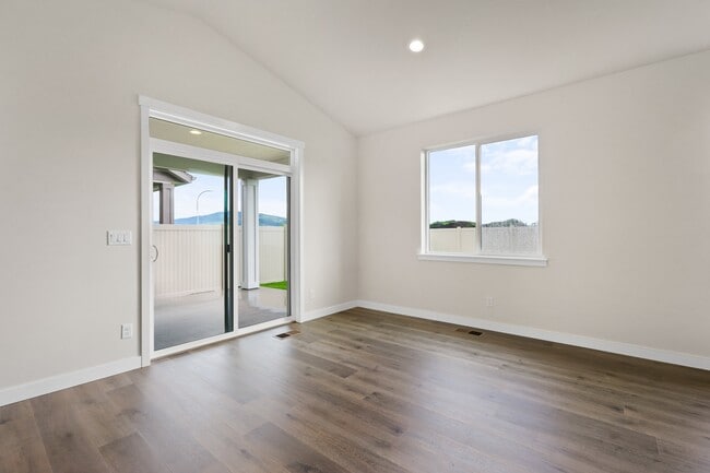 1226 N High Desert Dr unit 38834873, Deer Park, WA 99006 - photo 4