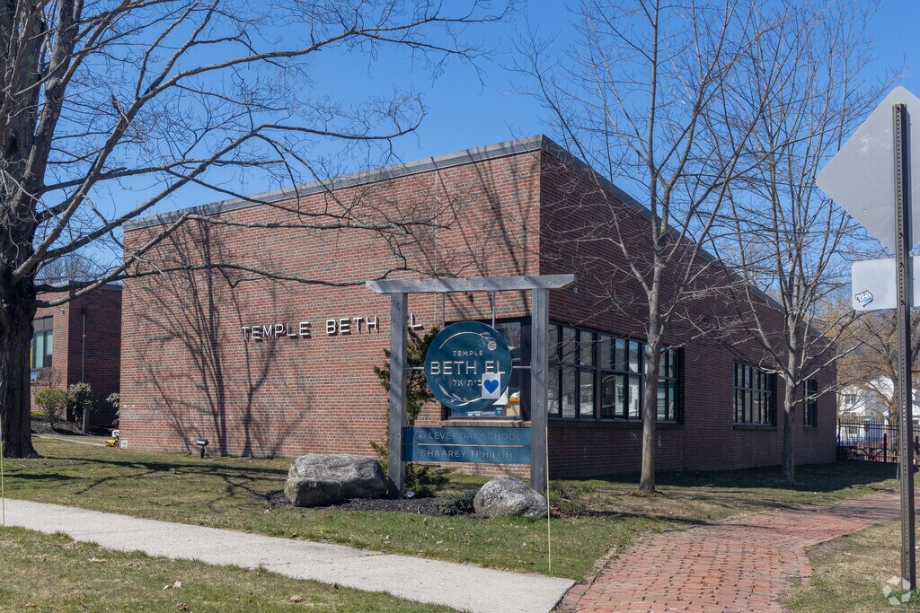 Levy Day School a private, Jewish day school located in Portland, Maine