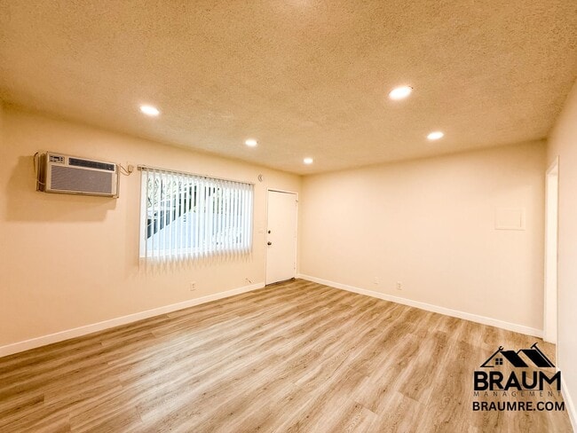 15546 Vanowen St unit 5, Van Nuys, CA 91406 - photo 7