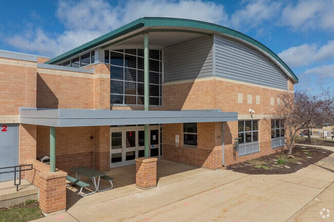 Mount Horeb Intermediate School closes at 4pm daily.