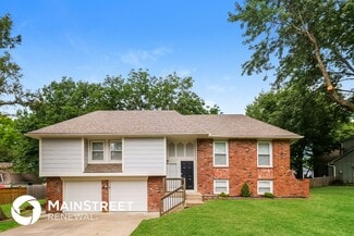 1018 Silver Lake Dr, Raymore, MO 64083