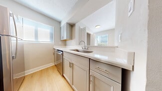 1667 Irish Hill Dr, Biloxi, MS 39531