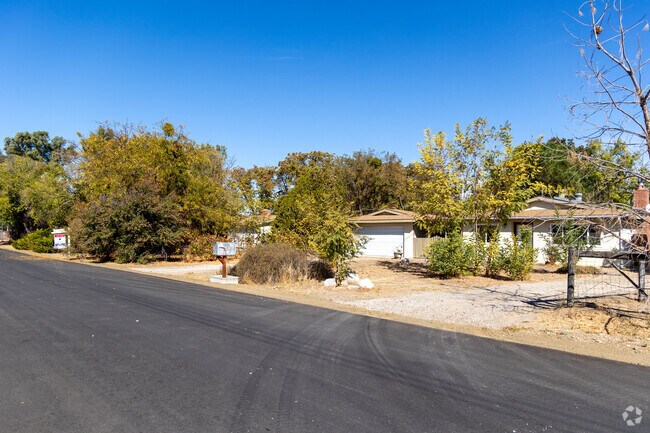 The residential area of Whitley Gardens is fairly remote and quiet.