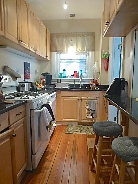 174 Winthrop Rd Unit 2, Brookline, MA 02445