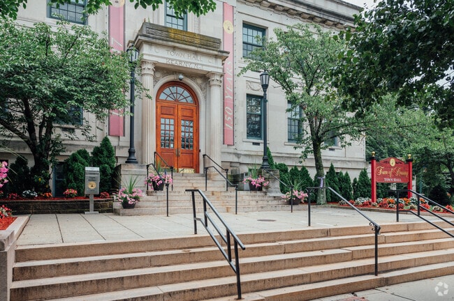 Kearny Town Hall was built in 1909 and is a gorgeous centerpiece in Arlington.