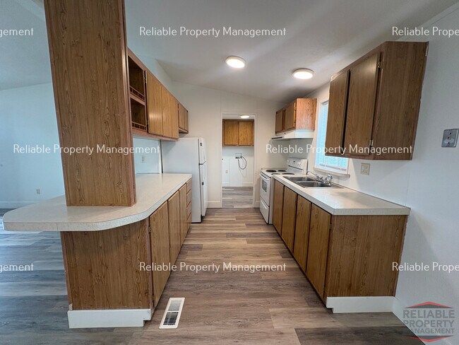 254 N 700 W, Blackfoot, ID 83221 - photo 2