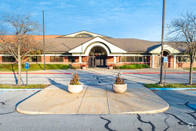 Oak Hill Elementary School is a school in in Cedar Creek.