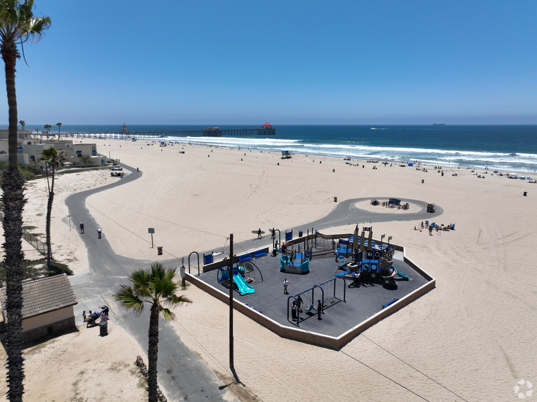 About Downtown Huntington Beach | Schools, Demographics, Things to Do ...