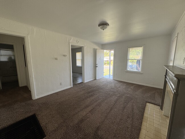 2108 NE 18th St, Oklahoma City, OK 73160 - photo 4