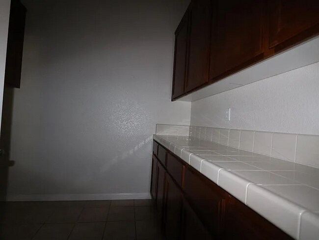 1709 Thomas Ct, Modesto, CA 95355 - photo 3