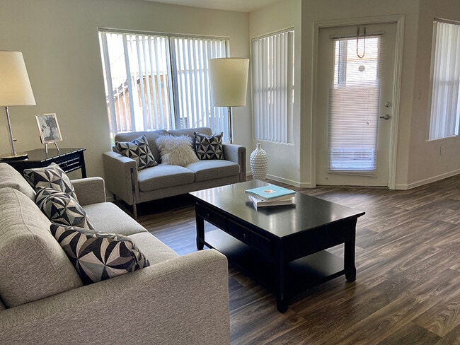 20 Fifty One, Las Vegas, NV 89108 - photo 3